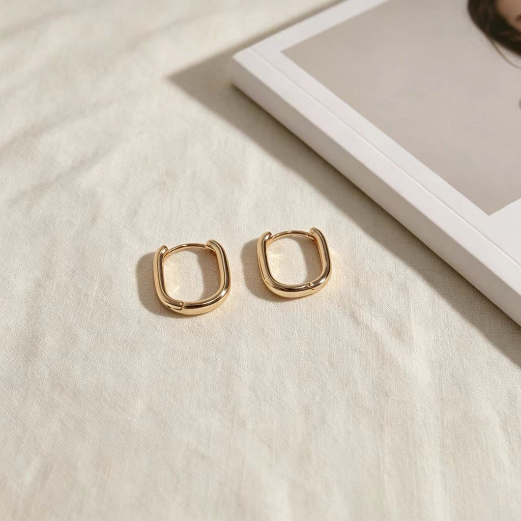 POFFLET Everyday Square Hoops detail view