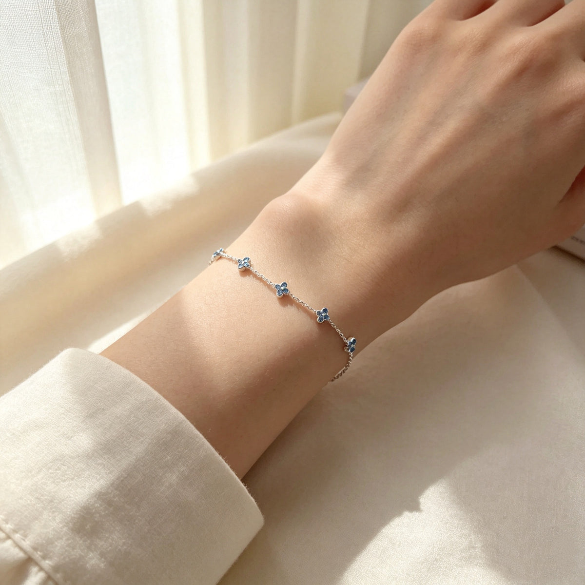 POFFLET Petal Pop Bracelet detail view