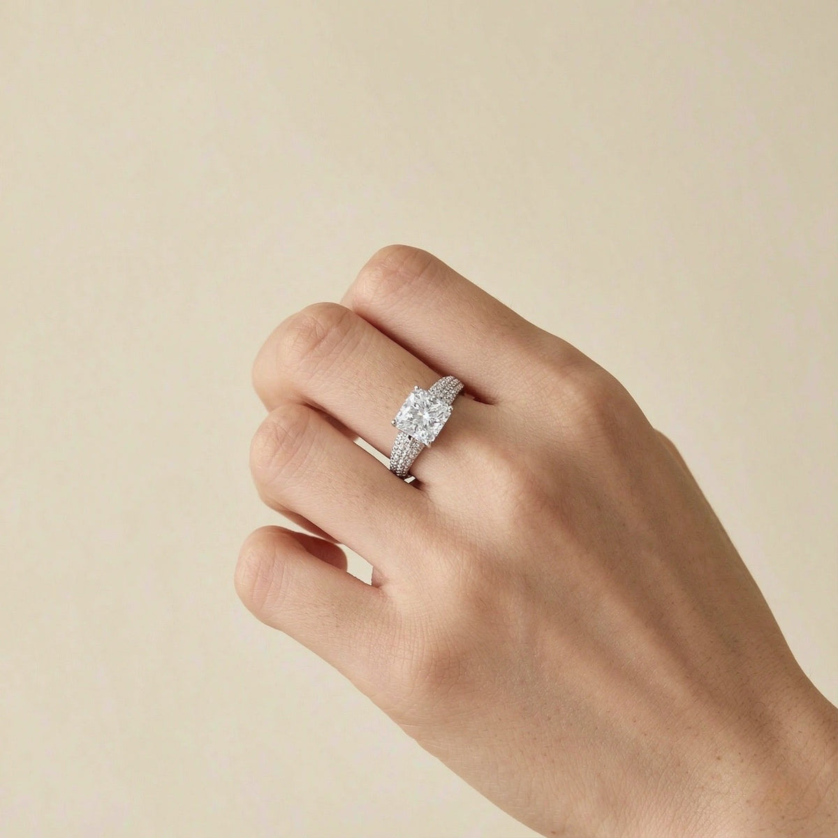 POFFLET Cushion Spark Ring detail view