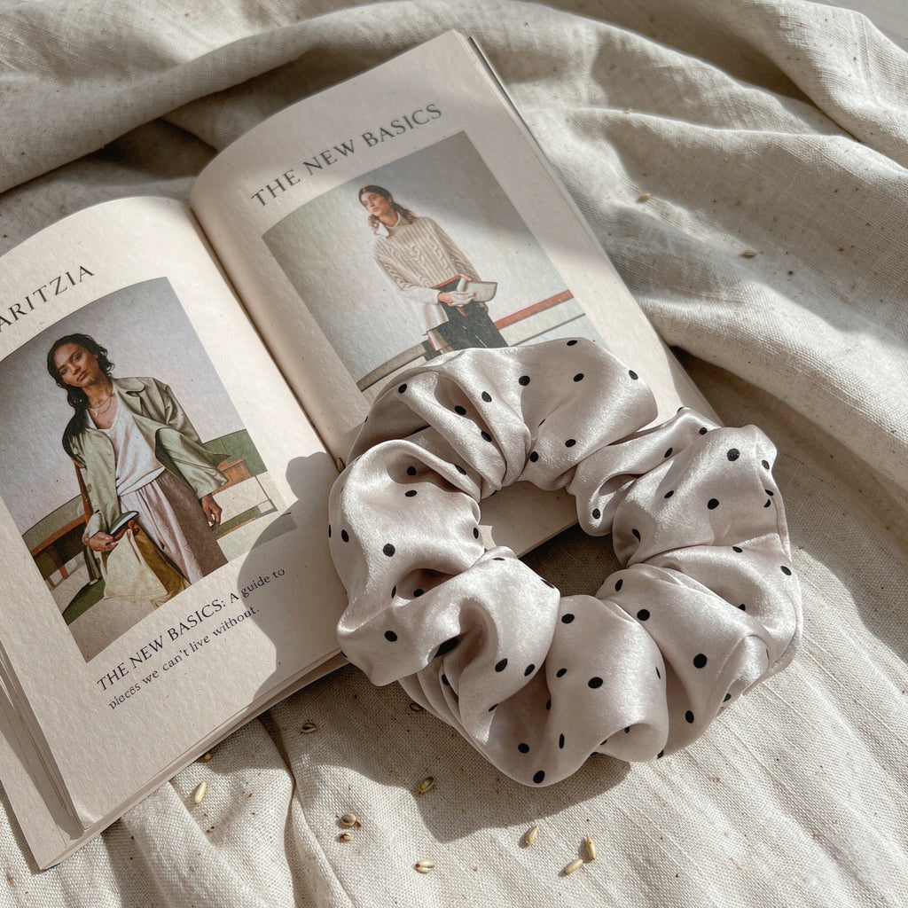 POFFLET Dot Mood Scrunchie detail view