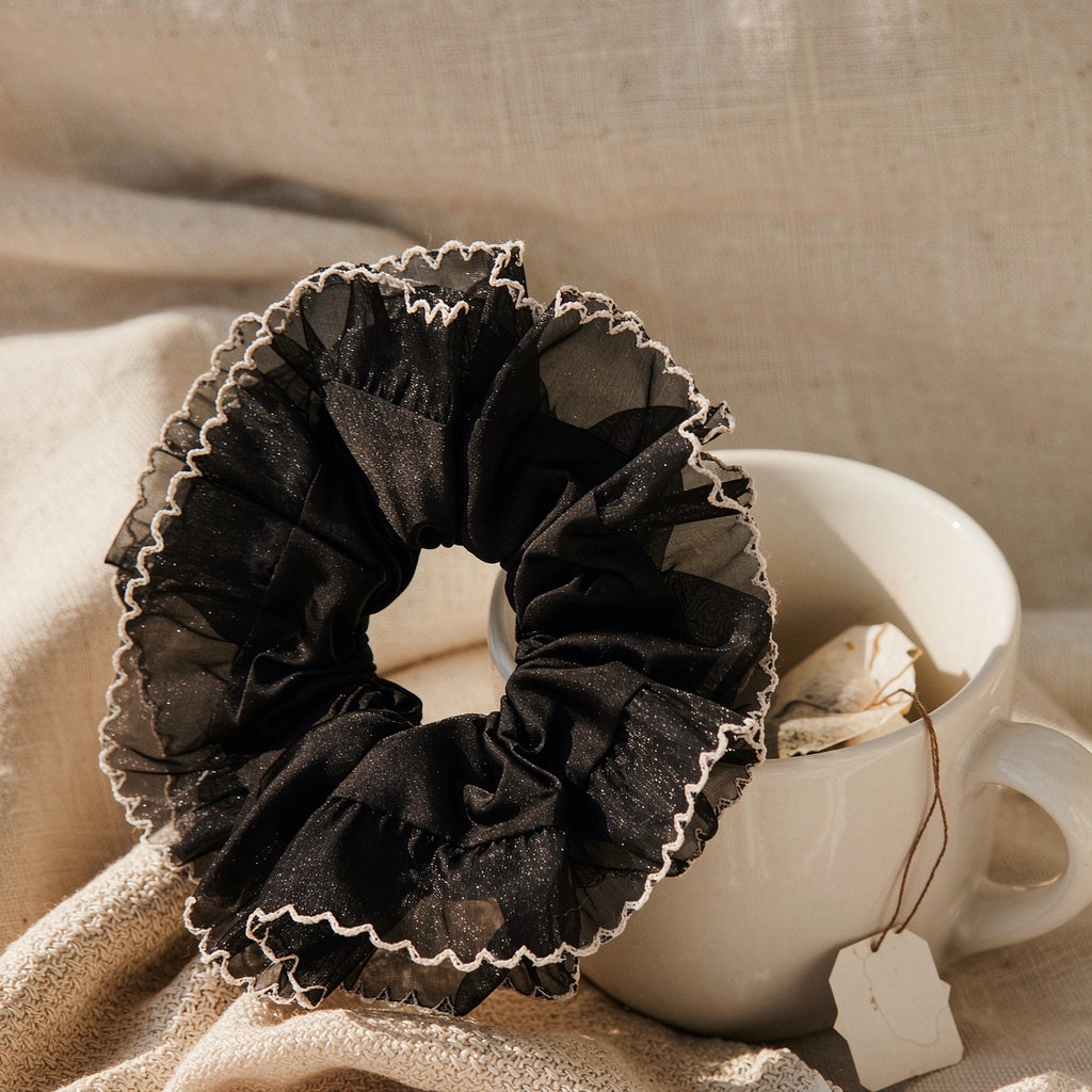 POFFLET Everyday Trim Scrunchie detail view