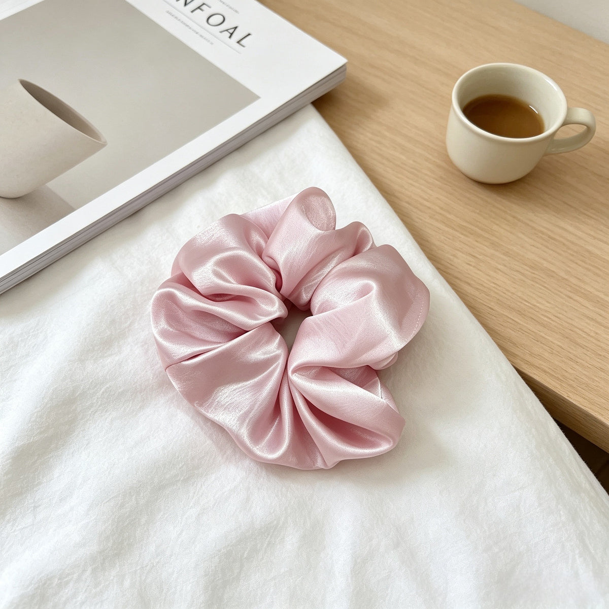 POFFLET Soft Shine Scrunchie in Blush
